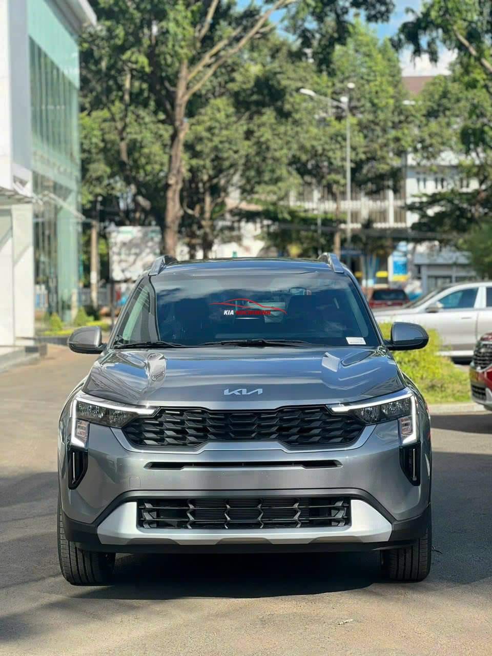 Kia Sonet màu xám sang trọng và hiện đại