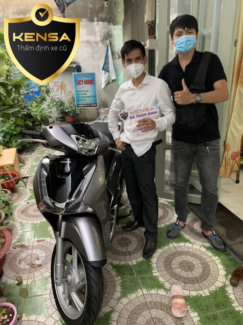 Kiểm tra chi tiết xe SH 150i 2018 để định giá bao nhiêu là hợp lý.