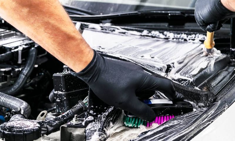 Kiểm tra cuối cùng khoang động cơ