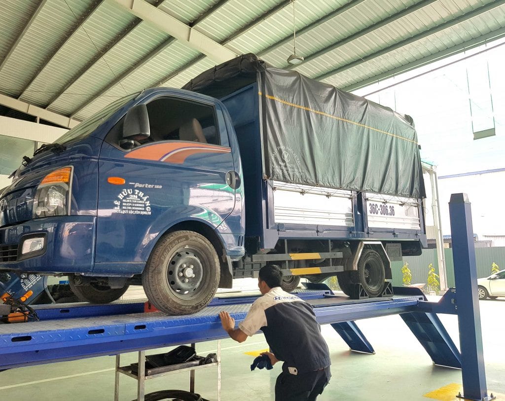 Kiểm tra động cơ xe tải cũ Sóc Trăng