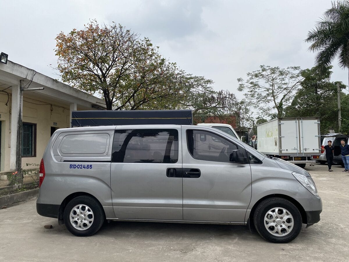 Kiểm tra nguồn gốc và lịch sử sử dụng xe Toyota 9 chỗ cũ
