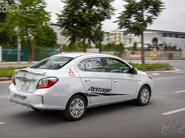 Kiểm tra phần lốp và bánh xe của Mitsubishi Attrage 2020 cũ trước khi mua