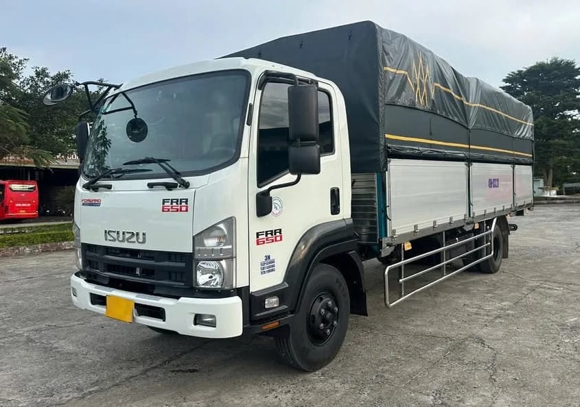 Kiểm tra xe tải cũ Isuzu Kiên Giang