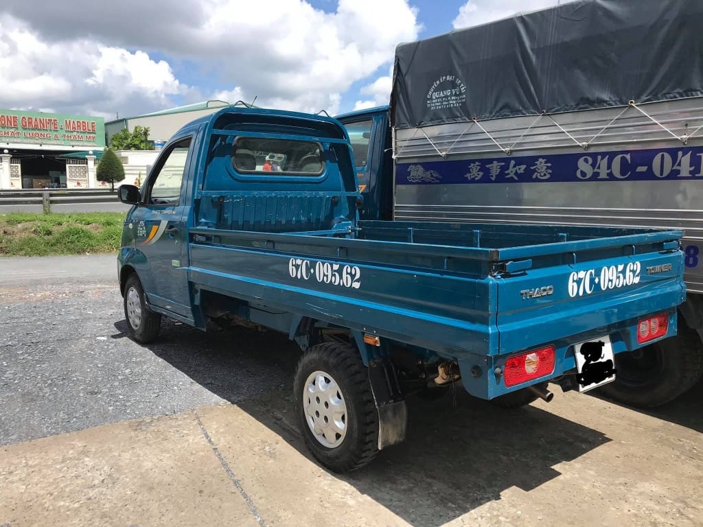 Kiểm tra xe tải Thaco 990kg cũ thùng lửng đời 2018