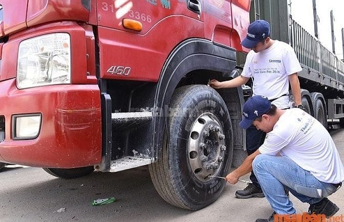 Kỹ năng sửa chữa cơ bản hỗ trợ phụ xe tải đường dài bắc nam xử lý sự cố