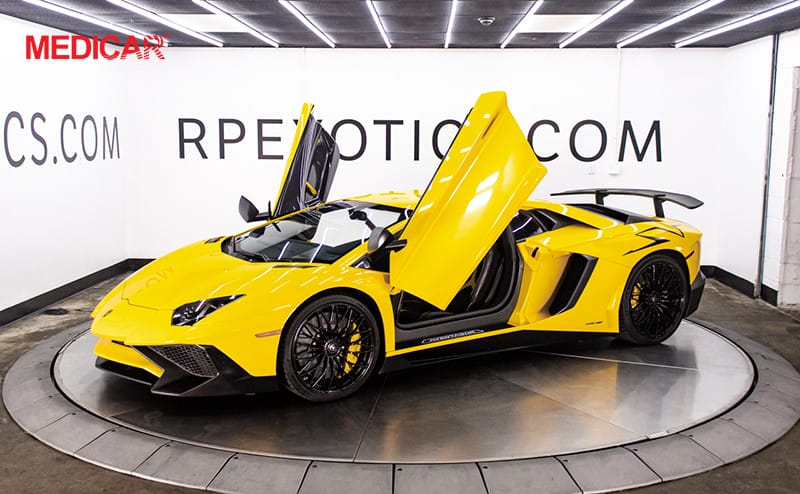 Lamborghini Aventador LP750-SV
