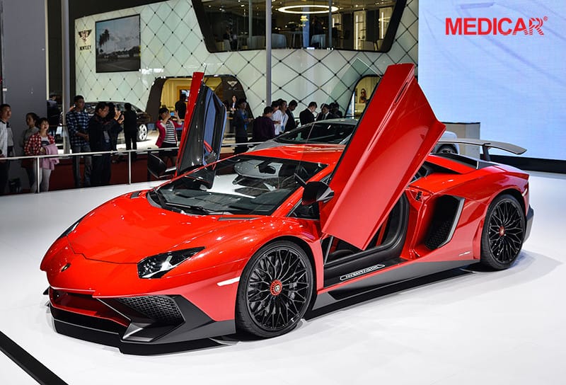 Lamborghini Aventador với thiết kế góc cạnh mạnh mẽ