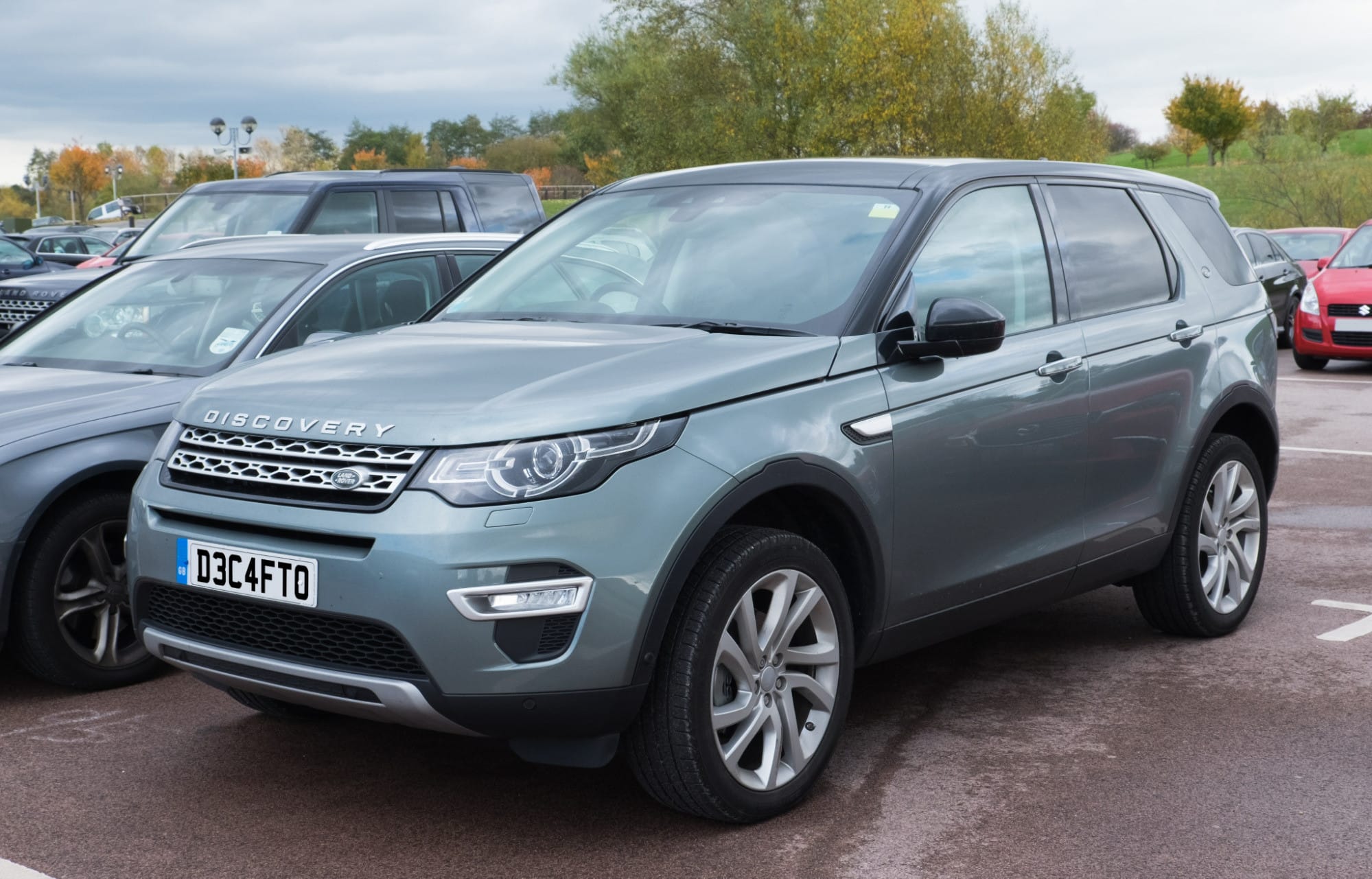 Land Rover Discovery Sport - xe 7 chỗ hạng sang với vẻ ngoài mạnh mẽ