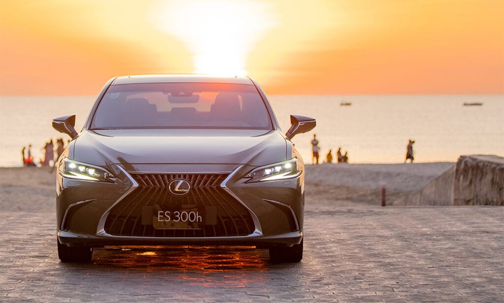 Lexus ES 250 F Sport với thiết kế sedan 5 chỗ đẳng cấp