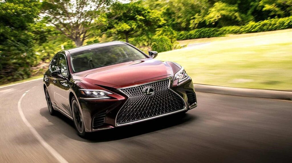 Lexus LS 500h với nội thất sedan 5 chỗ sang trọng và tiện nghi cao cấp