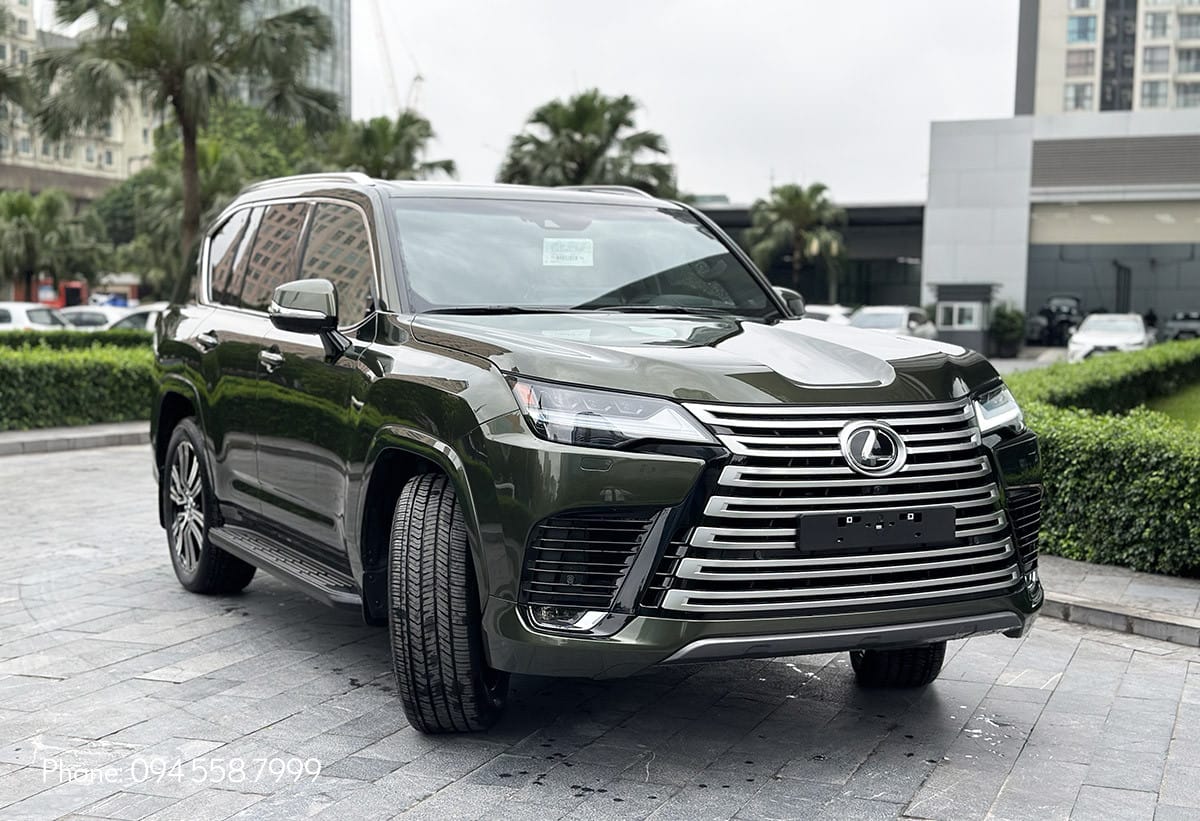 Lexus LX 600 Urban 7 chỗ màu xanh lam