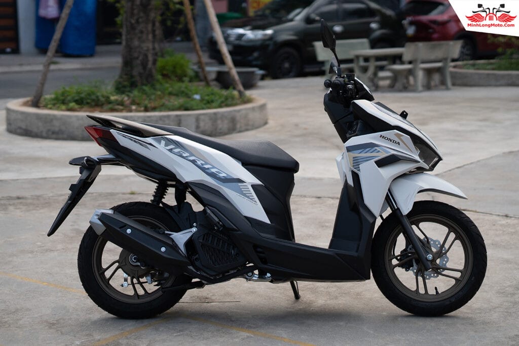Lốp không săm và hệ thống phanh an toàn của xe Vario màu trắng