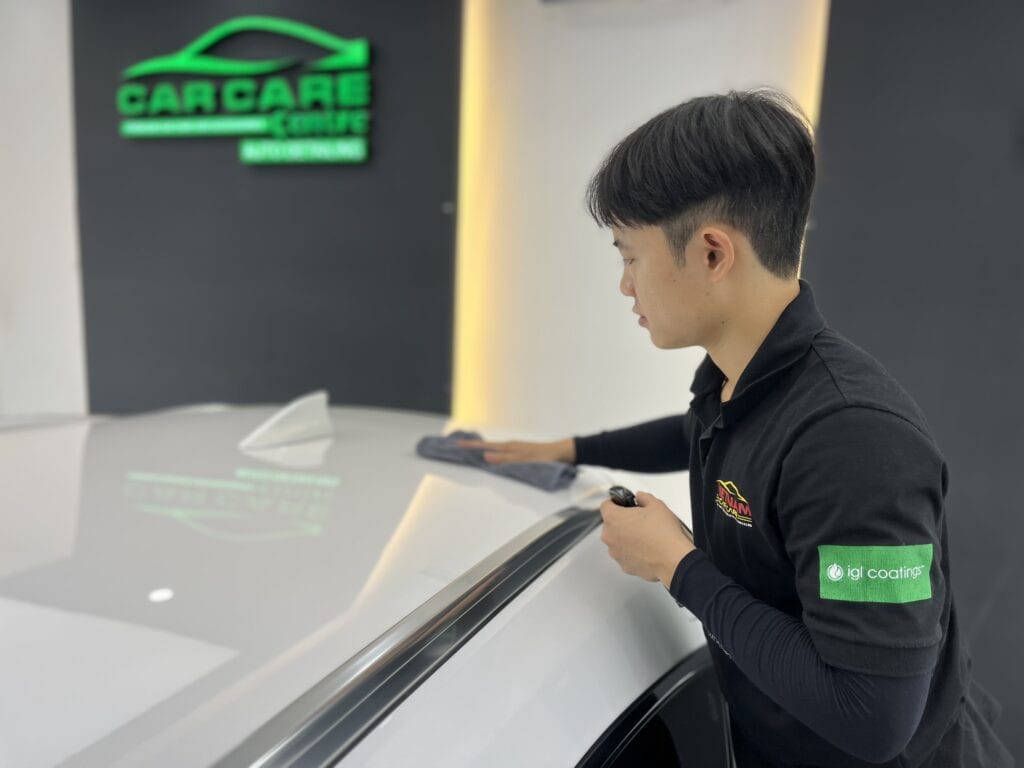 Lớp phủ nano tạo hiệu ứng lá sen trên bề mặt sơn xe ô tô