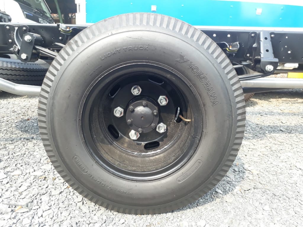 Lốp xe Yokohama 7.0-R15 chất lượng cao của xe Isuzu