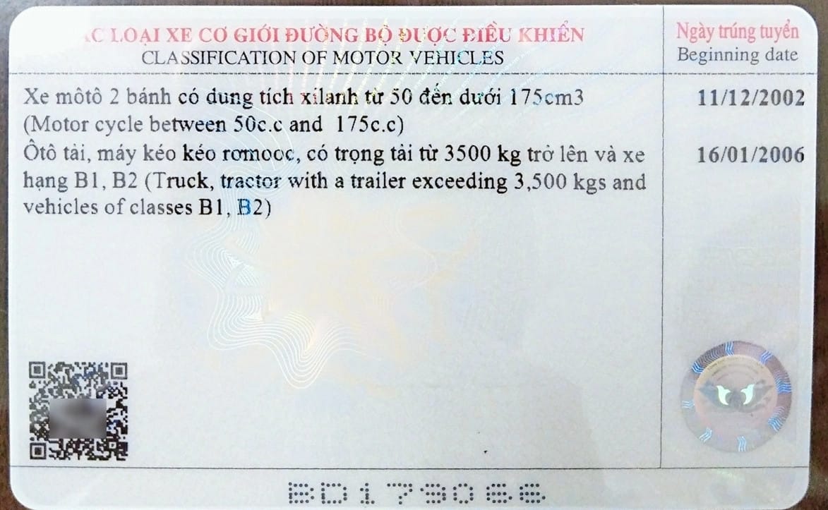 Mã QR in trên mặt sau của giấy phép lái xe PET dùng để xác thực nhanh chóng