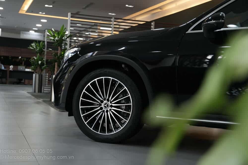 Mâm hợp kim AMG 20 inch thể thao trên Mercedes GLC 300 4MATIC 2025