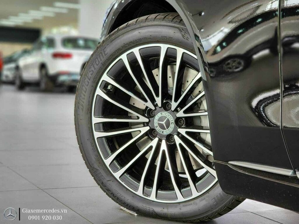 Mâm xe 20 inch đa chấu thể thao của Mercedes S450 Luxury