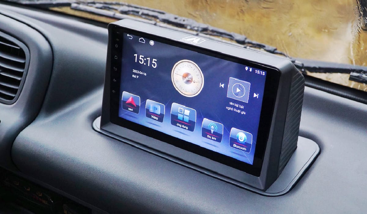 Màn hình Android 9 inch nâng cấp trên xe tải Isuzu
