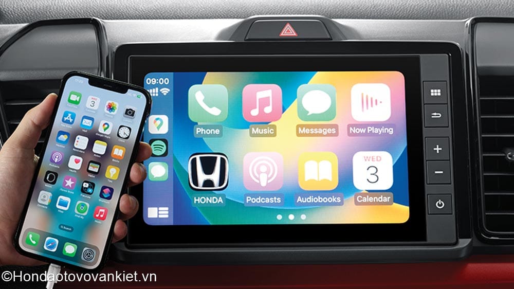 Màn hình cảm ứng 8 inch trung tâm của Honda City hiển thị thông tin rõ nét