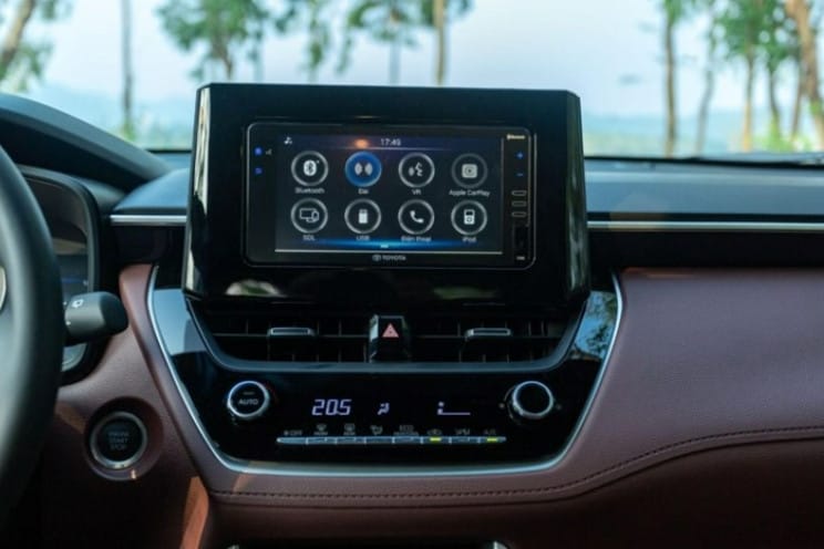 Màn hình cảm ứng 9 inch tích hợp trên bảng taplo Toyota Cross