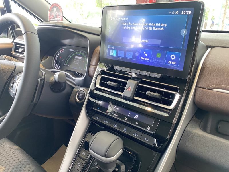 Màn hình giải trí 10 inch của Innova Cross 2024, tối ưu trải nghiệm lái xe