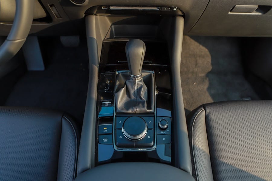 Màn hình giải trí 8.8 inch của xe ô tô Mazda 3