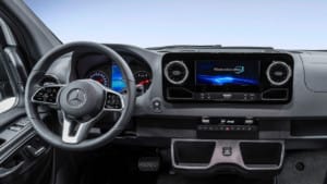 Màn hình giải trí MBUX 7 inch trên xe 16 chỗ Mercedes Sprinter mới mang đến tiện ích