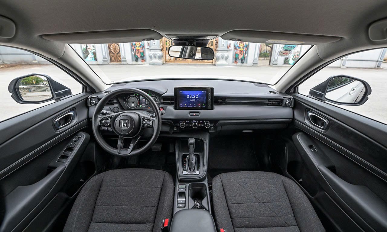 Màn hình giải trí trung tâm và cụm điều hòa của xe Honda HR-V