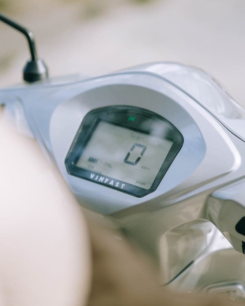 Màn hình hiển thị HMI trên xe máy điện hiện đại