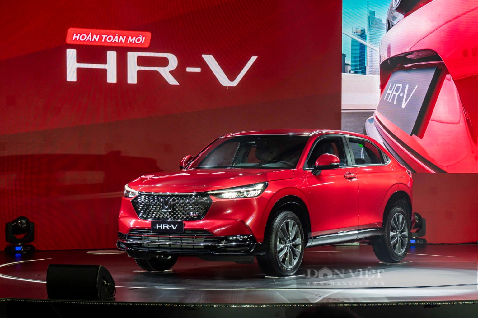 Mặt trước ấn tượng của xe Honda HR-V gầm cao