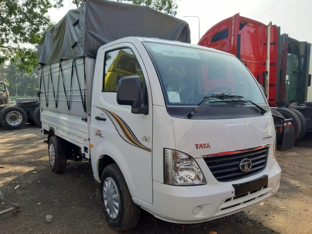 Mặt trước xe tải nhỏ 1 tấn Tata Super Ace với thiết kế mạnh mẽ