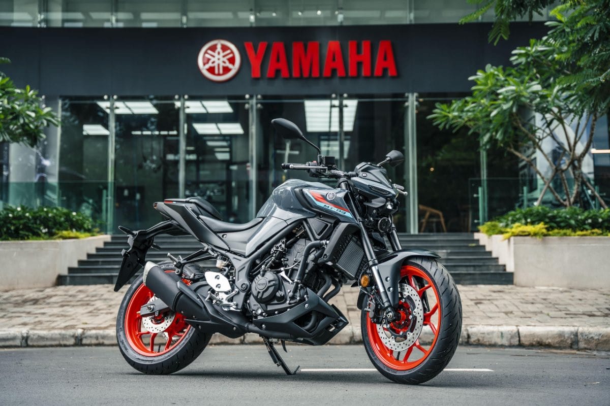 Mẫu Naked Bike Yamaha MT-03 phô diễn động cơ