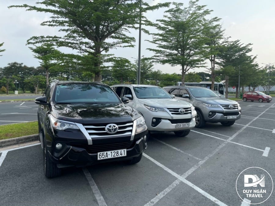 Mẫu xe 7 chỗ hiện đại phù hợp cho chuyến du lịch gia đình khi thuê xe tự lái Cần Thơ