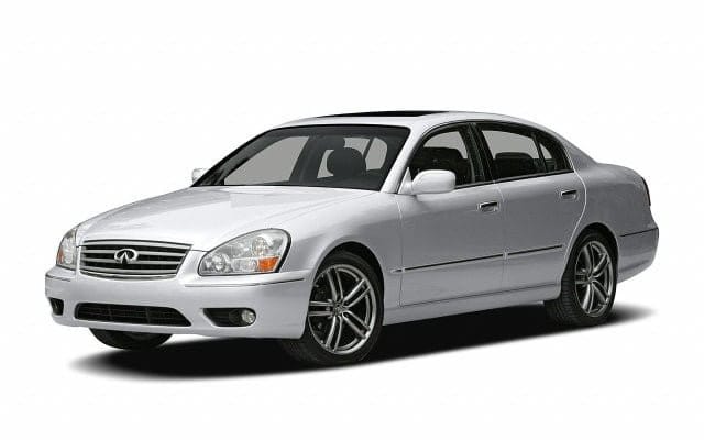 Mẫu xe Infiniti Q45 tiên phong, đánh dấu sự khởi đầu của thương hiệu xe sang Nhật Bản.