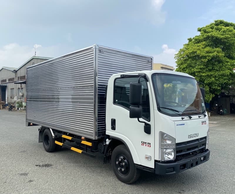 Mẫu xe Isuzu QKR 210 thùng kín