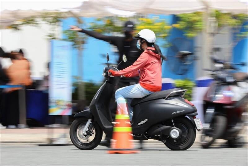 Mẫu xe máy điện 50cc với thiết kế nhỏ gọn, phù hợp di chuyển đô thị