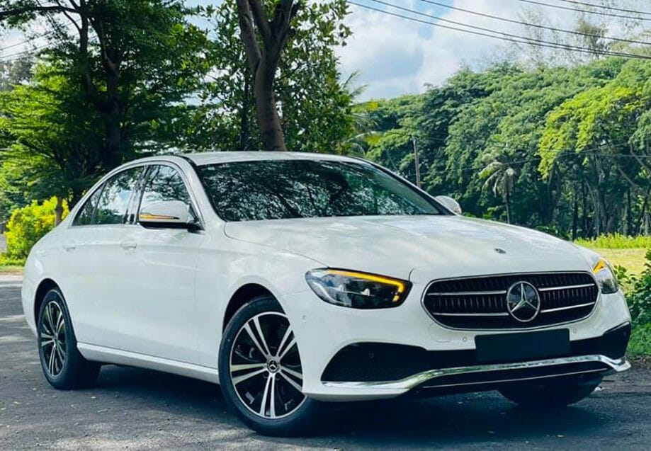 Mẫu xe Mercedes E-Class trưng bày tại đại lý Mercedes Võ Văn Kiệt
