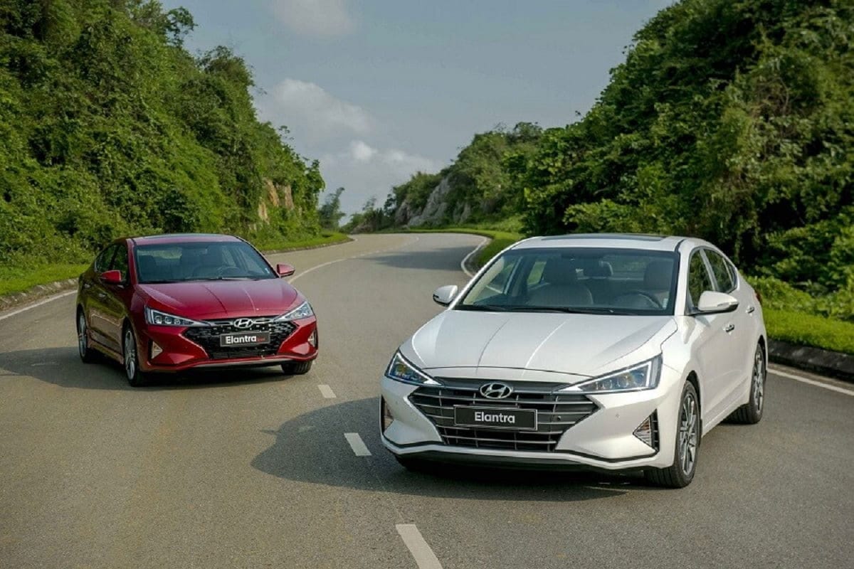 Mẫu xe SUV màu ghi bản mệnh Kim sang trọng