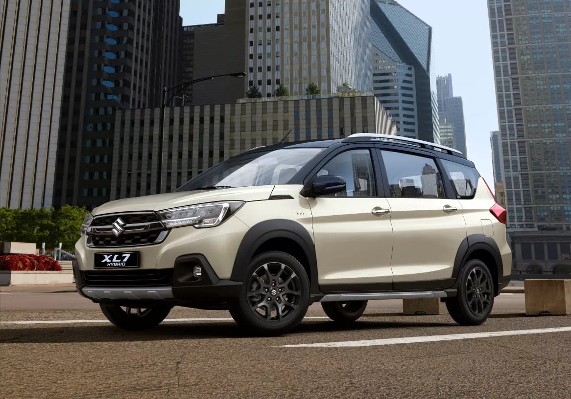 Mẫu xe Suzuki XL7 màu cam nổi bật, cập nhật giá xe ô tô Suzuki XL7 mới nhất