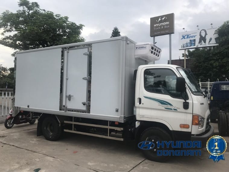 Mẫu xe tải đông lạnh Hyundai 75S tải trọng trung bình
