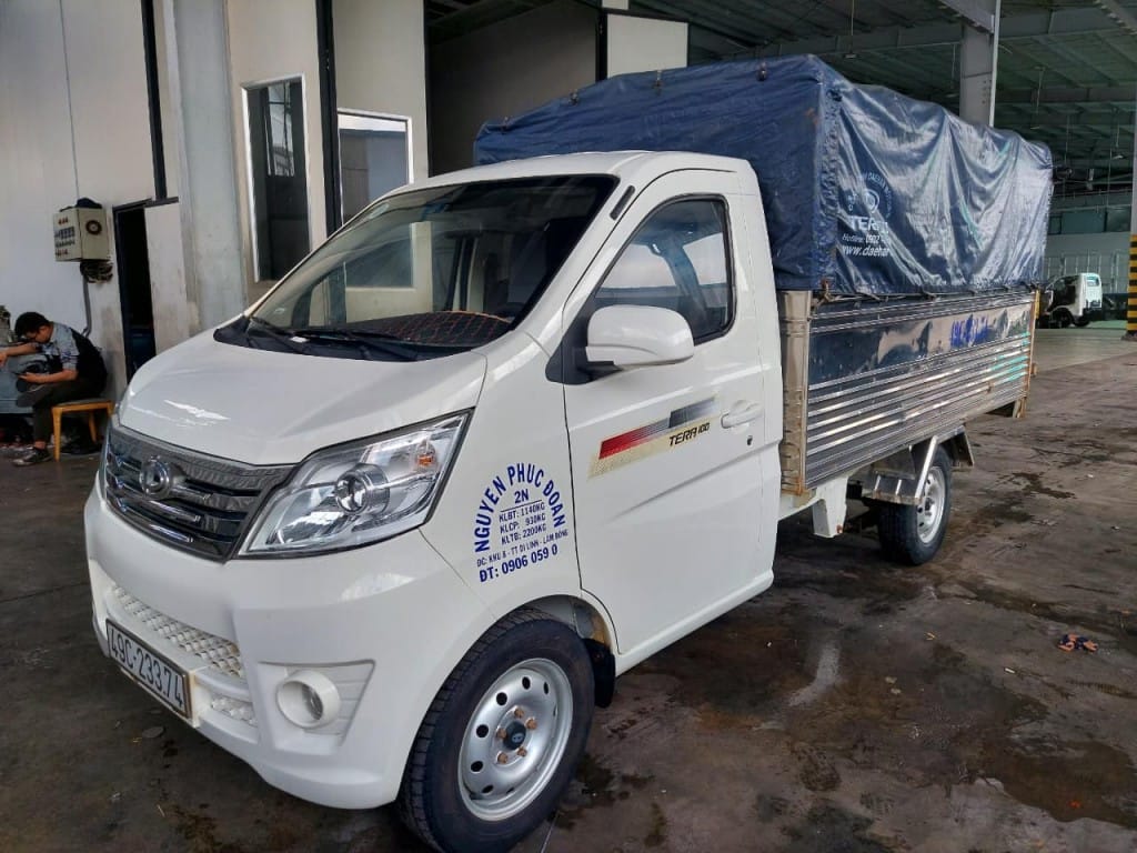 Mẫu xe tải Teraco 100 cũ 1 tấn với thùng bạt