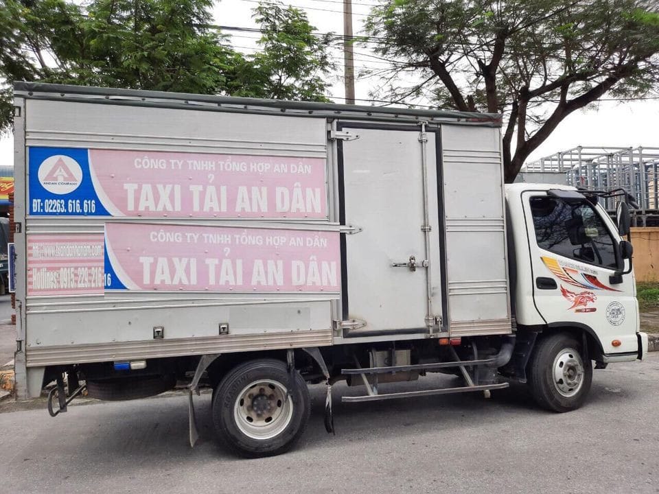 Mẫu xe tải Thaco Ollin 3 5 tấn cũ đời 2017 thùng kín màu trắng