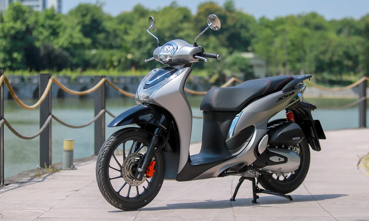 Mẫu xe tay ga với phanh ABS tích hợp, đại diện cho lựa chọn an toàn tối ưu cho người lái xe đô thị.