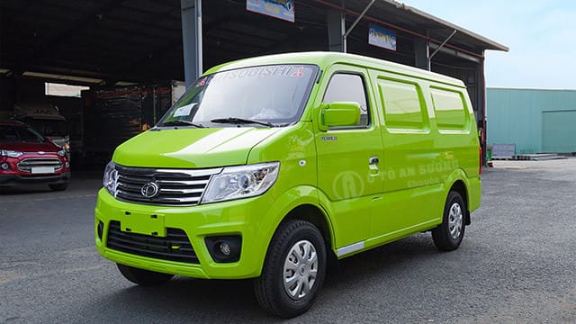 Mẫu xe van Tera V 945kg 2 chỗ ngồi đa dụng