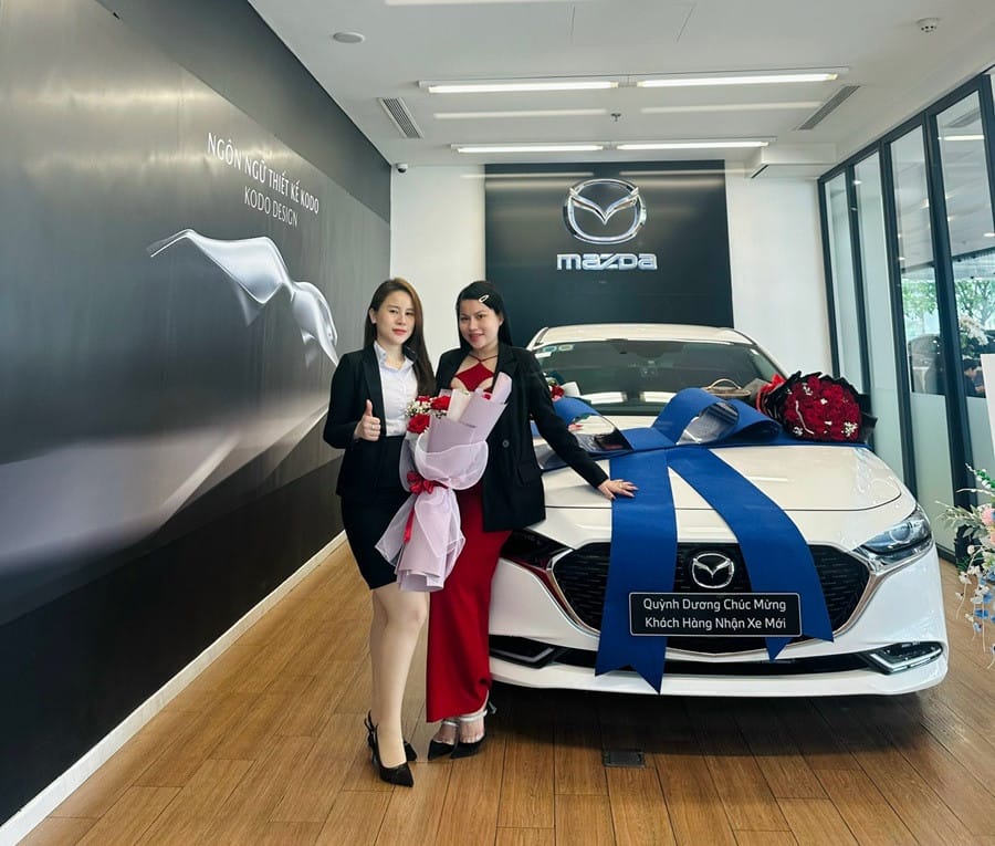 Mazda 3 Sport trắng với chương trình khuyến mãi hấp dẫn