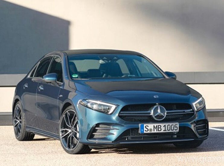 Mercedes A-Class năng động trưng bày tại Mercedes Võ Văn Kiệt