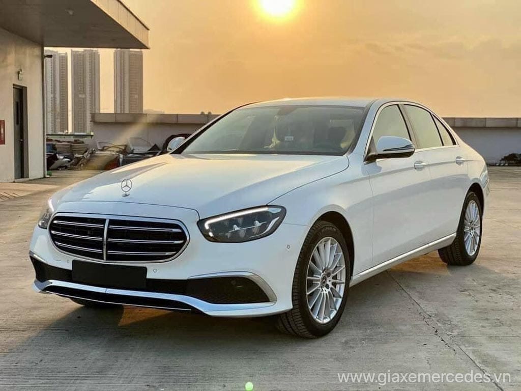 Mercedes-Benz E-Class mới nhất