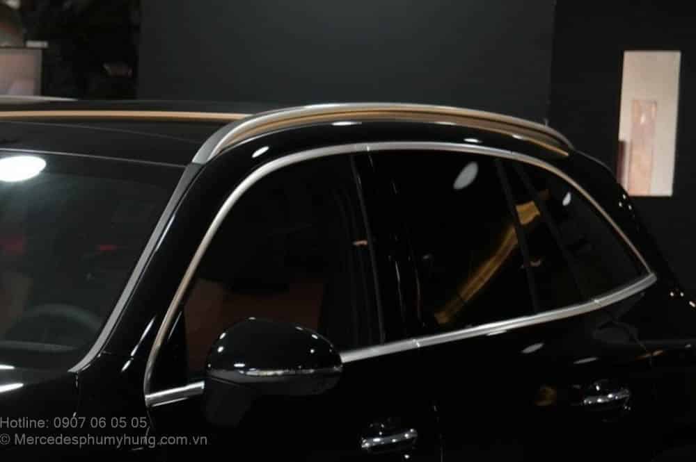 Mercedes GLC 300 4MATIC 2025 Baga mui ốp nhôm mờ