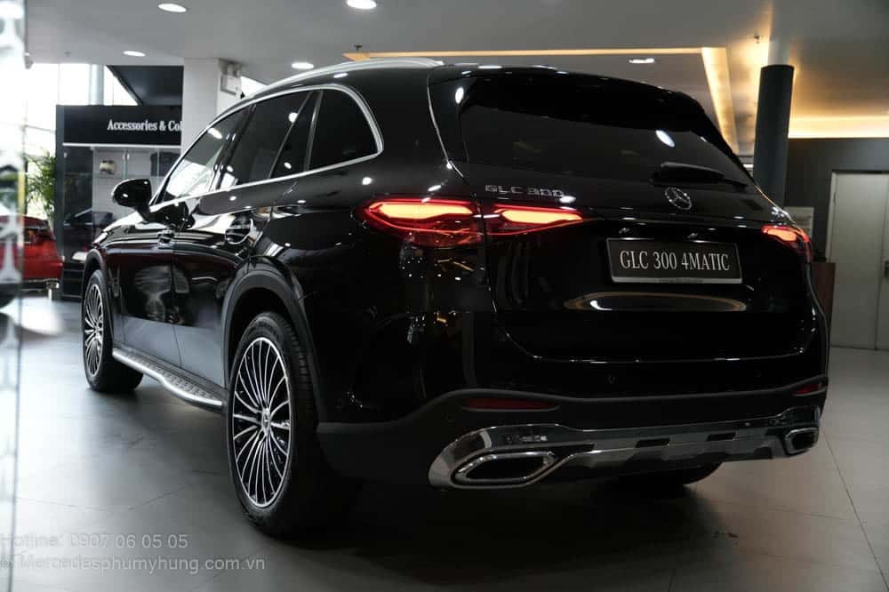 Mercedes GLC 300 4MATIC 2025 Với Các đường gân chạy dọc hông xe