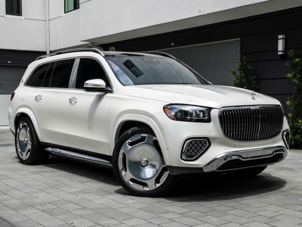 Mercedes Maybach GLS 600 4Matic Facelift 2025 màu trắng tinh khôi